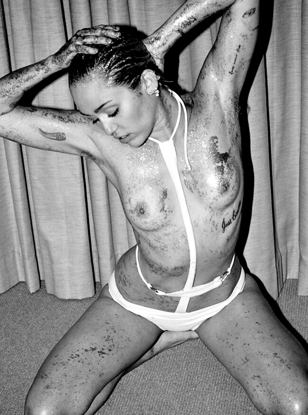 1245px x 1673px - Miley Cyrus Nude Photo & Video Celebrity Collection