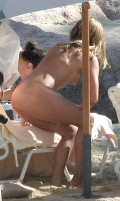 Jennifer Aniston No Bra At Beach - Jennifer Aniston Nude: Find Splendid Jennifer Aniston Naked Pics Here!