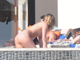 Jennifer Aniston Nude Beach Walk - Jennifer Aniston Nude: Find Splendid Jennifer Aniston Naked Pics Here!